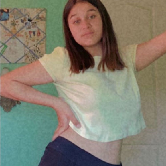 lottie moss from pacsun patel yellow top - Picture 2 of 5